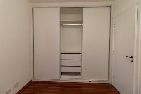 Apartamento à venda com 100m², 3 quartos e 2 vagasQuarto 2