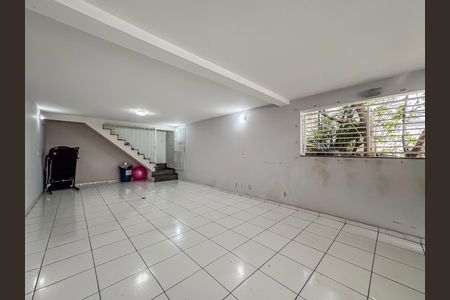 Casa à venda com 130m², 3 quartos e 4 vagas