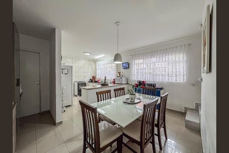 Casa à venda com 130m², 3 quartos e 4 vagas