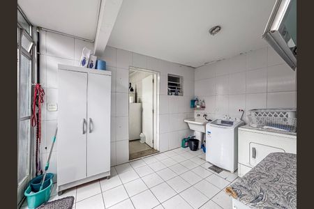 Casa à venda com 130m², 3 quartos e 4 vagas