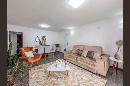 Casa à venda com 130m², 3 quartos e 4 vagas
