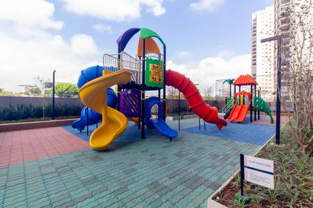 Apartamento à venda com 91m², 3 quartos e 1 vaga Apartamento à venda com 91m², 3 quartos e 1 vagaÁrea comum - Playground