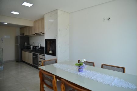 Apartamento à venda com 104m², 2 quartos e 2 vagasCozinha