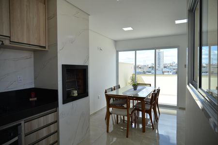 Apartamento à venda com 104m², 2 quartos e 2 vagasCozinha