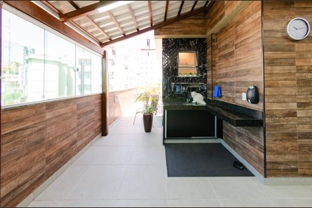 Apartamento à venda com 162m², 2 quartos e 3 vagas Apartamento à venda com 162m², 2 quartos e 3 vagasCobertura