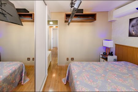 Apartamento à venda com 162m², 2 quartos e 3 vagas Apartamento à venda com 162m², 2 quartos e 3 vagasSuíte