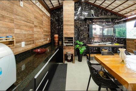 Apartamento à venda com 162m², 2 quartos e 3 vagas Apartamento à venda com 162m², 2 quartos e 3 vagasCobertura