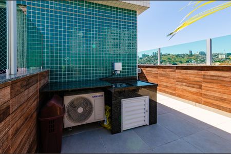 Apartamento à venda com 162m², 2 quartos e 3 vagas Apartamento à venda com 162m², 2 quartos e 3 vagasCobertura