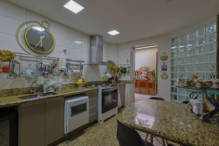 Apartamento à venda com 220m², 4 quartos e 2 vagasCozinha