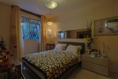 Apartamento à venda com 220m², 4 quartos e 2 vagasSuíte