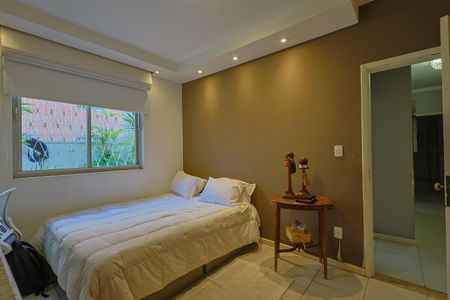 Apartamento à venda com 220m², 4 quartos e 2 vagasQuarto 2