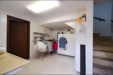 Casa à venda com 320m², 6 quartos e 5 vagasLavanderia