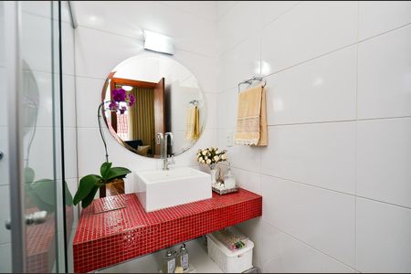 Casa à venda com 320m², 6 quartos e 5 vagasBanheiro Social