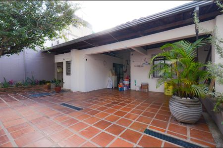 Casa à venda com 320m², 6 quartos e 5 vagasÁrea externa