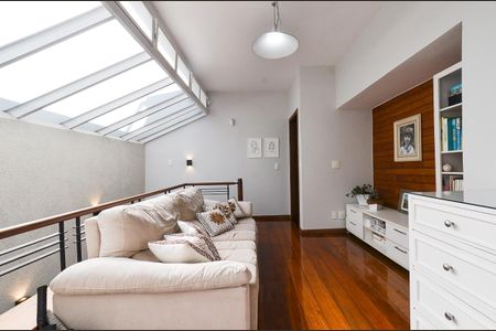 Casa à venda com 320m², 6 quartos e 5 vagasSala 2° pavimento