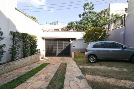Casa à venda com 320m², 6 quartos e 5 vagas Casa à venda com 320m², 6 quartos e 5 vagasGaragem