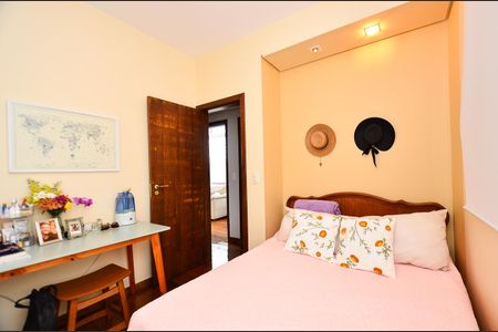 Casa à venda com 320m², 6 quartos e 5 vagasSemi Suite 2