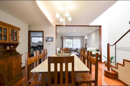 Casa à venda com 320m², 6 quartos e 5 vagasSala de Jantar