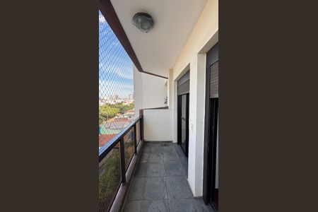 Apartamento à venda com 140m², 3 quartos e 2 vagas Apartamento à venda com 140m², 3 quartos e 2 vagasQuarto 1 Varanda