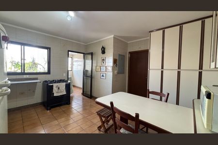 Apartamento à venda com 140m², 3 quartos e 2 vagas Apartamento à venda com 140m², 3 quartos e 2 vagasCozinha