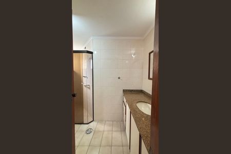 Apartamento à venda com 140m², 3 quartos e 2 vagas Apartamento à venda com 140m², 3 quartos e 2 vagasBanheiro da Suíte