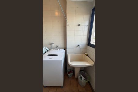 Apartamento à venda com 140m², 3 quartos e 2 vagas Apartamento à venda com 140m², 3 quartos e 2 vagasÁrea de Serviço