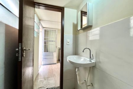 Banheiro de casa para alugar com 1 quarto, 15m² em Vila da Saúde, São Paulo