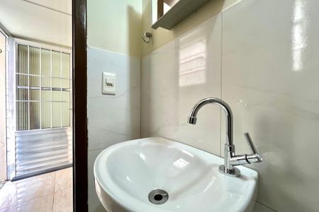 Banheiro de casa para alugar com 1 quarto, 15m² em Vila da Saúde, São Paulo