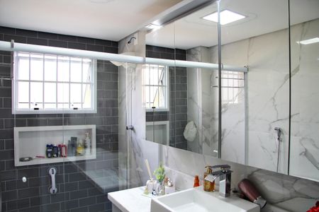 Casa para alugar com 170m², 4 quartos e 2 vagasBanheiro Social