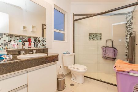 Casa à venda com 150m², 3 quartos e 3 vagasBanheiro da Suíte 1