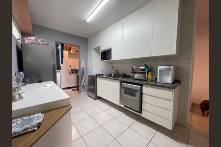 Apartamento à venda com 170m², 4 quartos e 3 vagas Apartamento à venda com 170m², 4 quartos e 3 vagasCozinha
