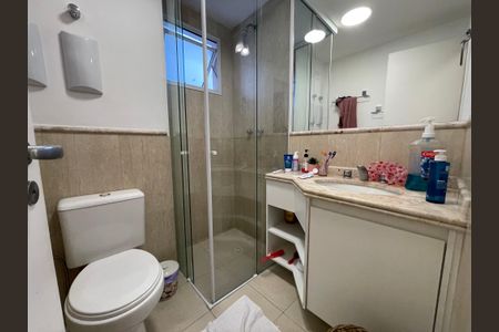 Apartamento à venda com 170m², 4 quartos e 3 vagas Apartamento à venda com 170m², 4 quartos e 3 vagasBanheiro da Suíte 1