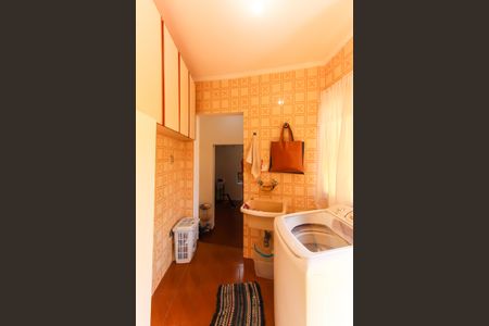 Casa à venda com 250m², 3 quartos e 2 vagas Casa à venda com 250m², 3 quartos e 2 vagasÁrea de Serviço
