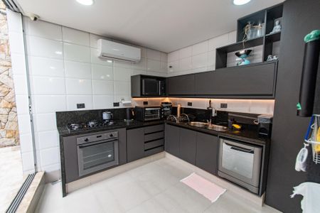 Casa à venda com 220m², 3 quartos e 8 vagas Casa à venda com 220m², 3 quartos e 8 vagasCozinha