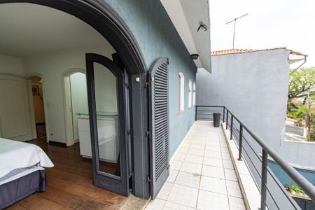 Casa à venda com 220m², 3 quartos e 8 vagas Casa à venda com 220m², 3 quartos e 8 vagasVaranda da suíte 3