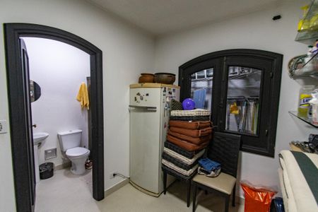 Casa à venda com 220m², 3 quartos e 8 vagas Casa à venda com 220m², 3 quartos e 8 vagasQuarto de serviço