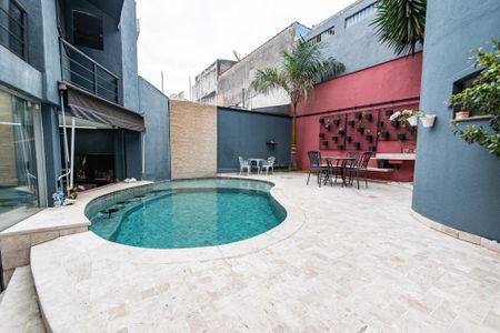 Casa à venda com 220m², 3 quartos e 8 vagas Casa à venda com 220m², 3 quartos e 8 vagasÁrea comum