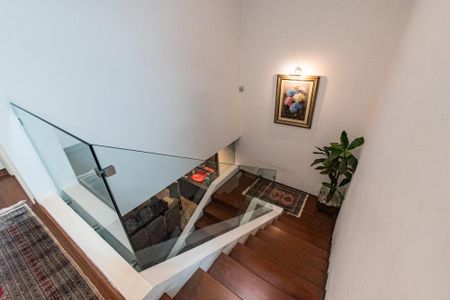 Casa à venda com 220m², 3 quartos e 8 vagas Casa à venda com 220m², 3 quartos e 8 vagasCorredor