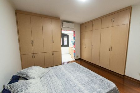 Casa à venda com 220m², 3 quartos e 8 vagas Casa à venda com 220m², 3 quartos e 8 vagasSuíte 1