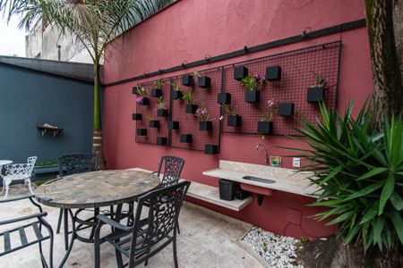 Casa à venda com 220m², 3 quartos e 8 vagas Casa à venda com 220m², 3 quartos e 8 vagasÁrea comum