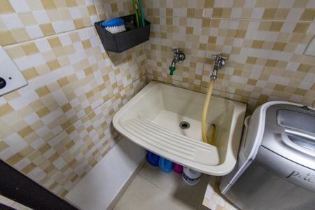 Casa à venda com 220m², 3 quartos e 8 vagas Casa à venda com 220m², 3 quartos e 8 vagasLavanderia