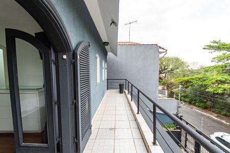 Casa à venda com 220m², 3 quartos e 8 vagas Casa à venda com 220m², 3 quartos e 8 vagasVaranda da suíte 3