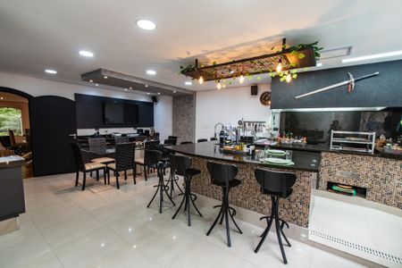 Casa à venda com 220m², 3 quartos e 8 vagas Casa à venda com 220m², 3 quartos e 8 vagasÁrea gourmet