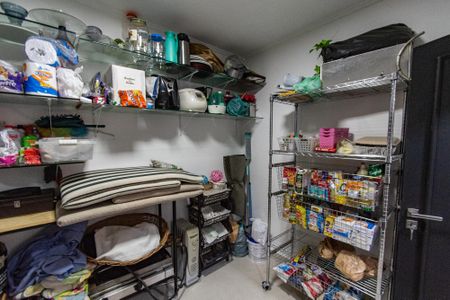 Casa à venda com 220m², 3 quartos e 8 vagas Casa à venda com 220m², 3 quartos e 8 vagasQuarto de serviço