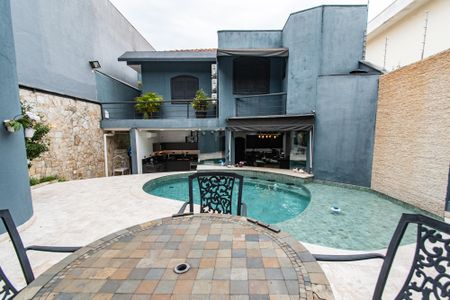 Casa à venda com 220m², 3 quartos e 8 vagas Casa à venda com 220m², 3 quartos e 8 vagasÁrea comum