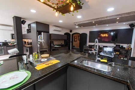 Casa à venda com 220m², 3 quartos e 8 vagas Casa à venda com 220m², 3 quartos e 8 vagasÁrea gourmet