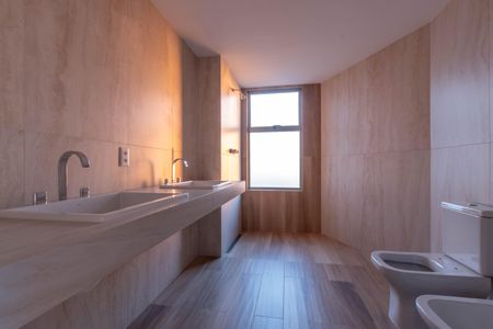 Apartamento à venda com 241m², 4 quartos e 4 vagasBanheiro da Suíte 3