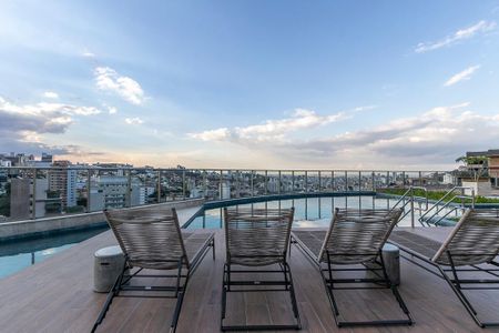 Apartamento à venda com 241m², 4 quartos e 4 vagasÁrea comum - Piscina