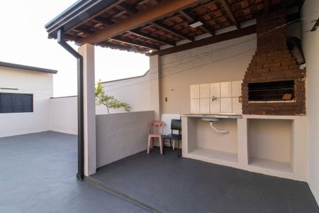 Casa à venda com 220m², 4 quartos e 4 vagasChurrasqueira