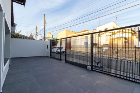 Casa à venda com 220m², 4 quartos e 4 vagasGaragem